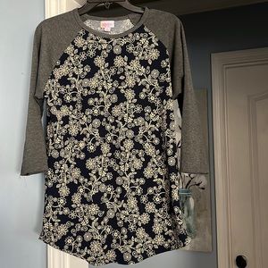 Floral/paisley LuLaRoe Randy Baseball Tee Top, Medium